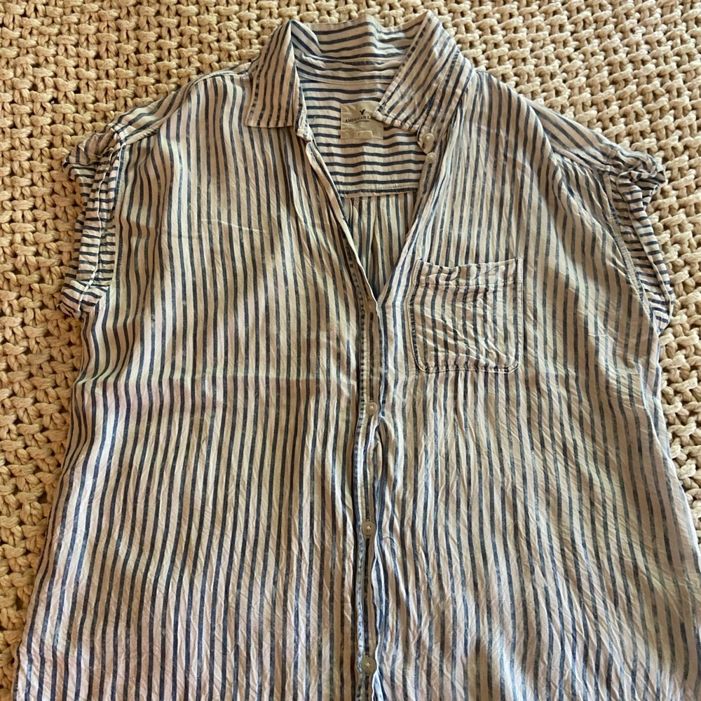 American Eagle Button Up Top - image 4